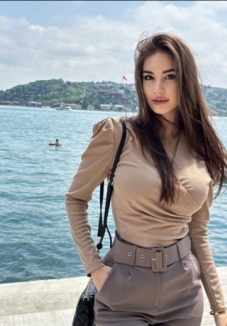 Larisa. 1