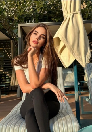 Larisa. 0